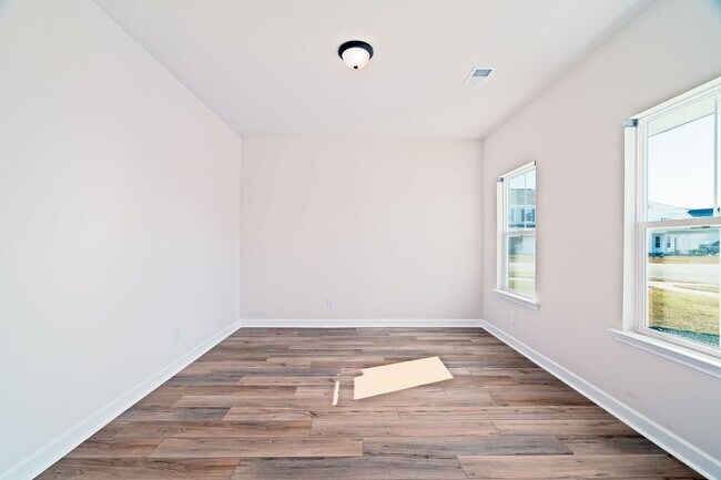 Building Photo - Elegant & Spacious Home in Summerville’s Cane Bay Community