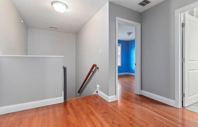 Building Photo - 38 Webster St