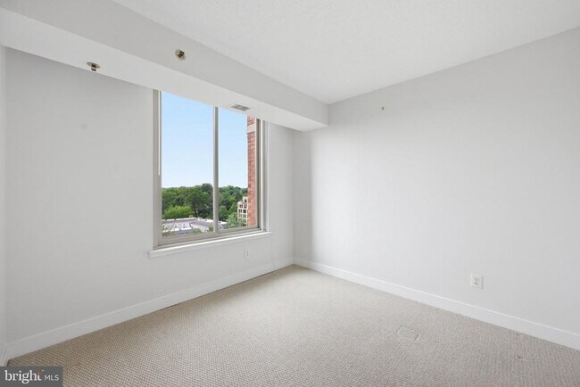 Building Photo - 7500 Woodmont Ave