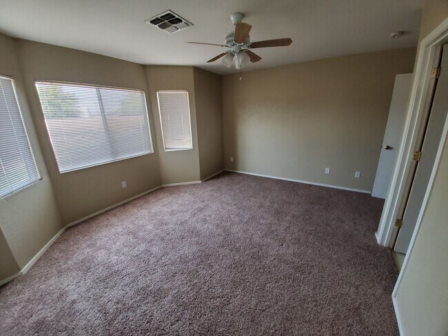 Building Photo - Great 3 Bedroom, Cul-de-Sac, All Appliances!