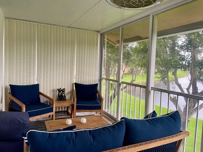 Building Photo - 9709 Shadybrook Dr