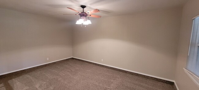 Building Photo - LARGE HOME IN NORTHEAST CLOVIS