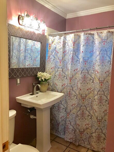 Building Photo - 5110 Clay St