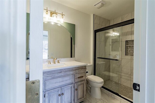 Building Photo - 16 Estes Dr