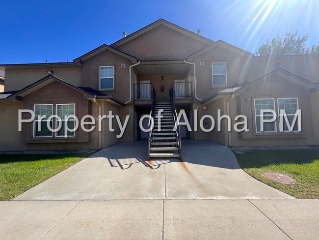 Primary Photo - 1033 W Pine Ave