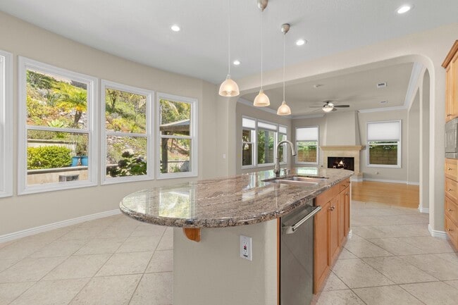 Building Photo - Elegant 5-Bedroom Carmel Valley Home with ...