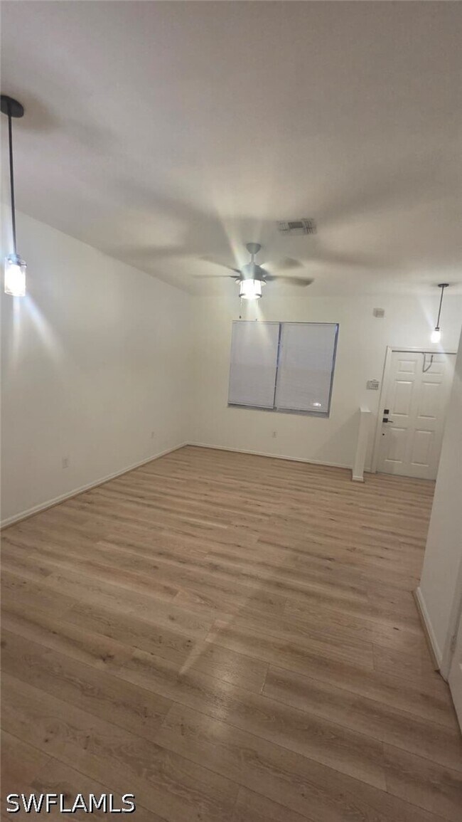 Building Photo - 3642 Pine Oak Cir