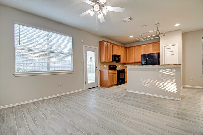 Building Photo - 243 Drake Run Ln