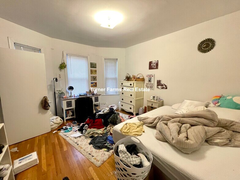 Building Photo - 530 Cambridge St