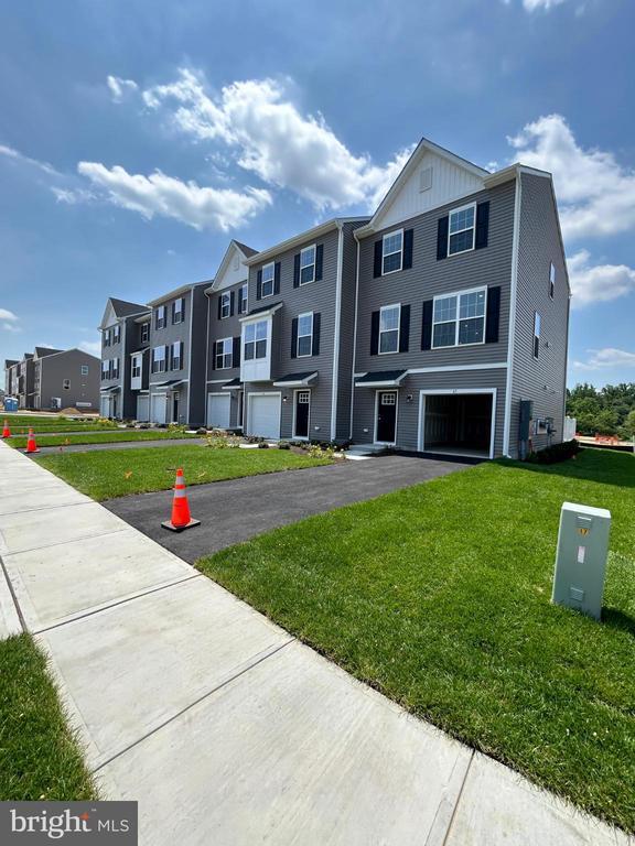 Building Photo - 38 Barnes Wy