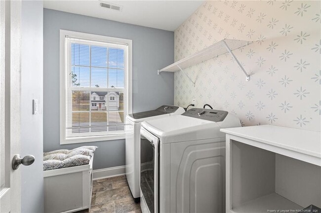 Building Photo - 216 Bunting Dr