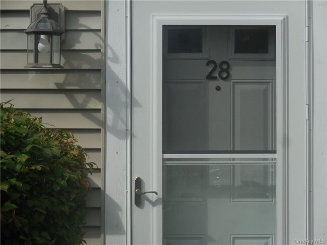 Building Photo - 28 Marshall Dr