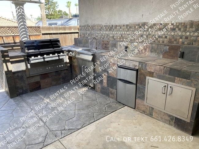 Building Photo - 2509 Oak View Ct
