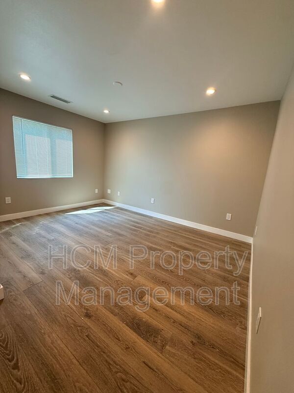 Building Photo - 874-876 North Orange St