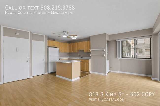 Building Photo - 818 S King St