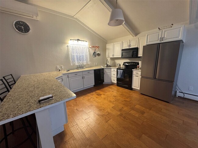 Building Photo - 8 Lawson Ct