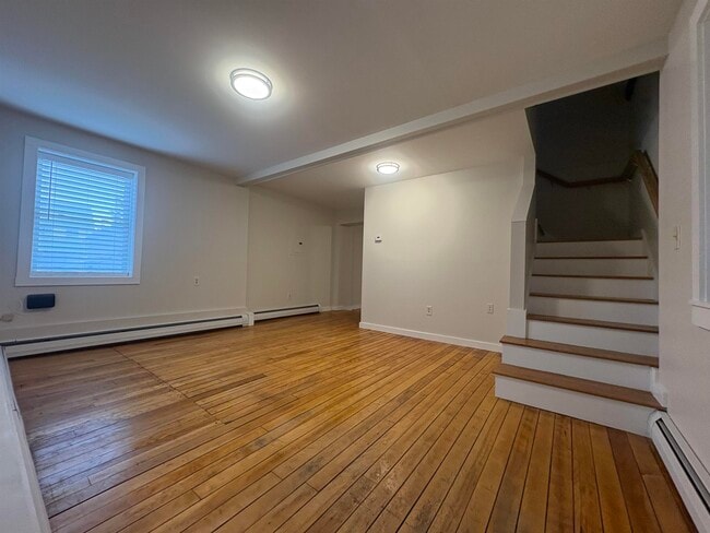 Building Photo - 12 N Main St