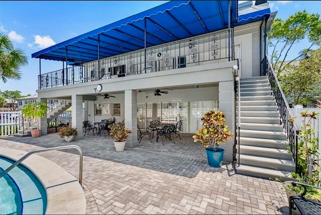 Building Photo - 6965 Avenue des Palais