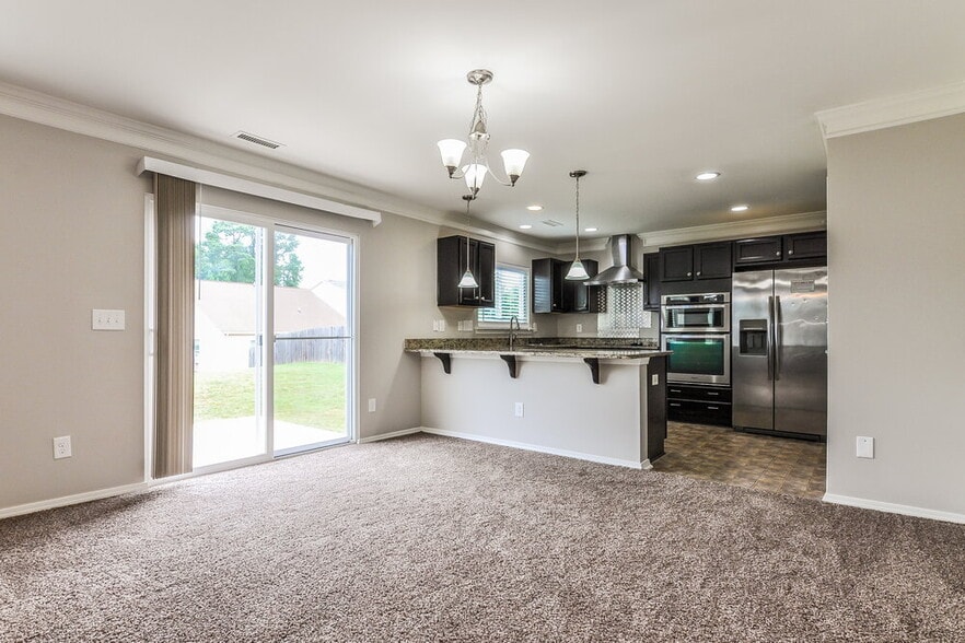 Building Photo - 440 Kerriann Ln