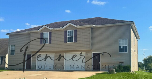 Primary Photo - 1017 NW Willow Dr