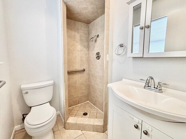 Building Photo - Charming 3-Bedroom Home with 2-Car Garage Near Shopping & Ft. Sam