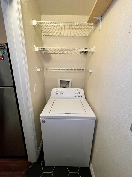 Building Photo - 200 4th Ave S