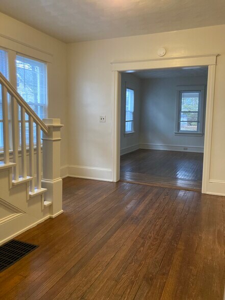 Building Photo - 117 N Montour St