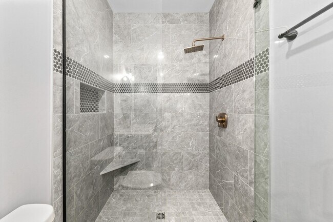 Building Photo - 601 Joyce Ave