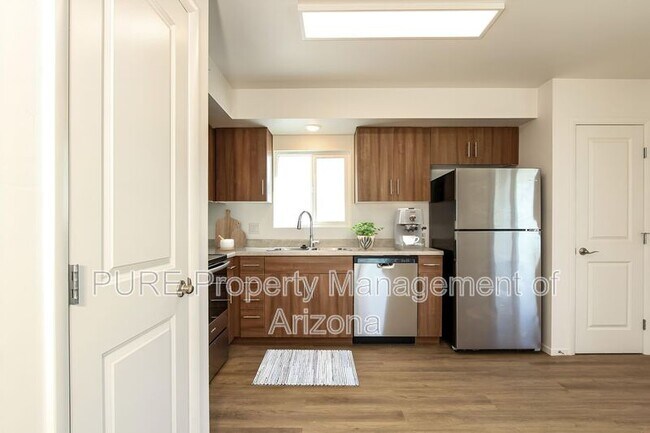 Building Photo - 6077 N 60th Ave