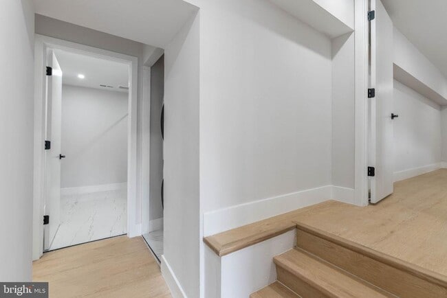 Building Photo - 4522 Baker St
