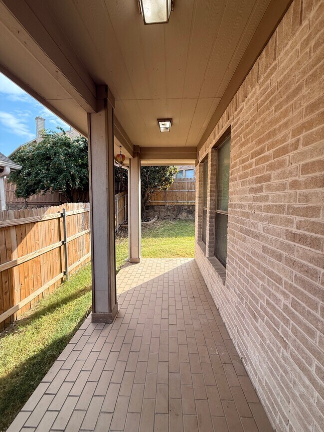 Building Photo - 3105 Whispering Pine Blvd