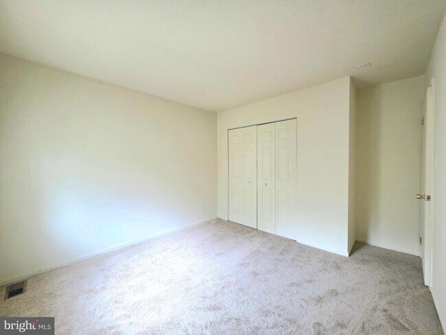 Building Photo - 5393 White Mane