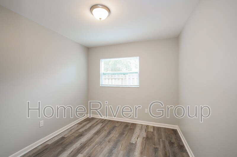 Building Photo - 6561 W Shore Cir