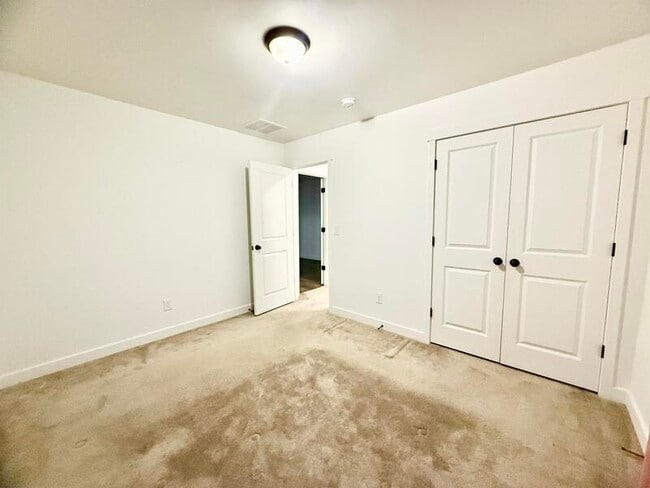 Building Photo - 10539 Liv Way