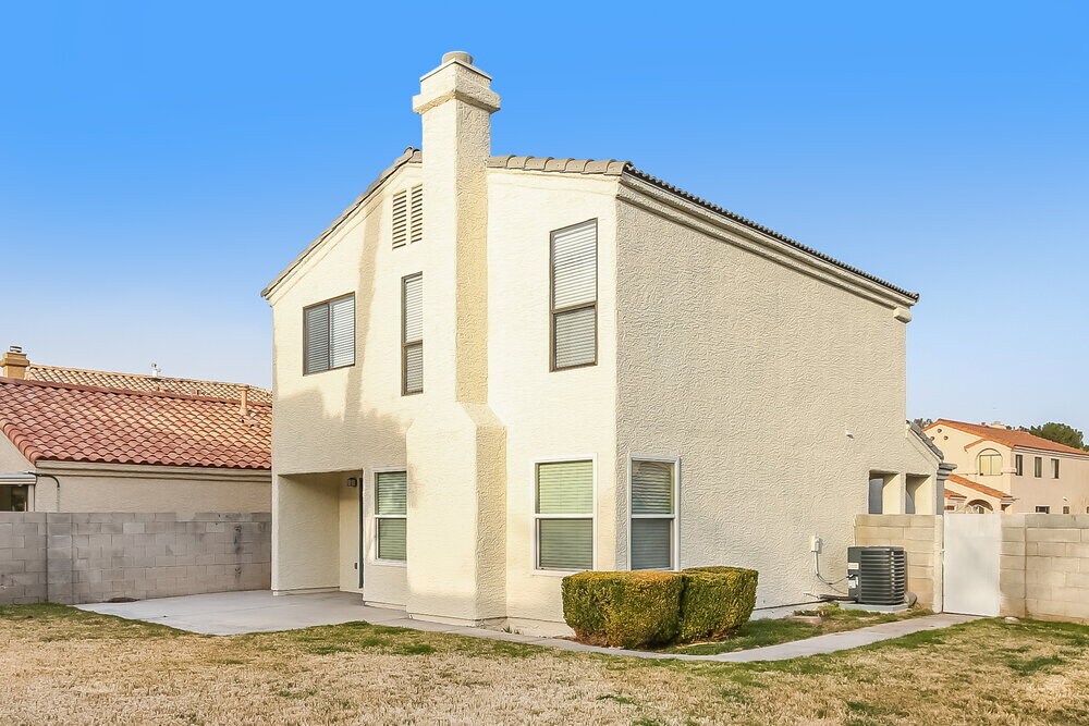 Building Photo - 2010 Waverly Cir