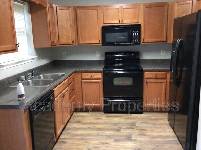 Building Photo - 735 Magnolia Gardens Walk