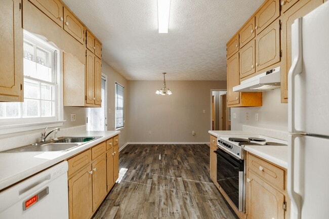 Building Photo - Charming 3-Bedroom Brick Home in Oconee County