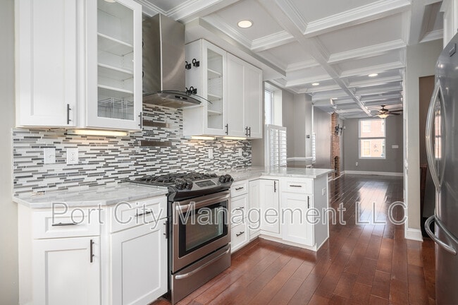 Building Photo - 3301 Fleet St