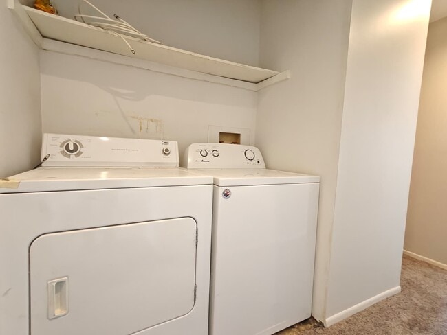 Building Photo - 906 Bromley Estate