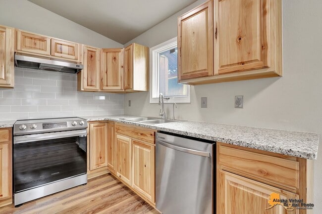 Building Photo - Charming 3 Bedroom Ranch Style Home in East Anchorage