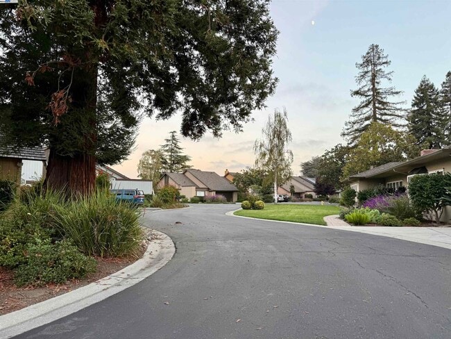 Building Photo - 10191 Yoshino Pl