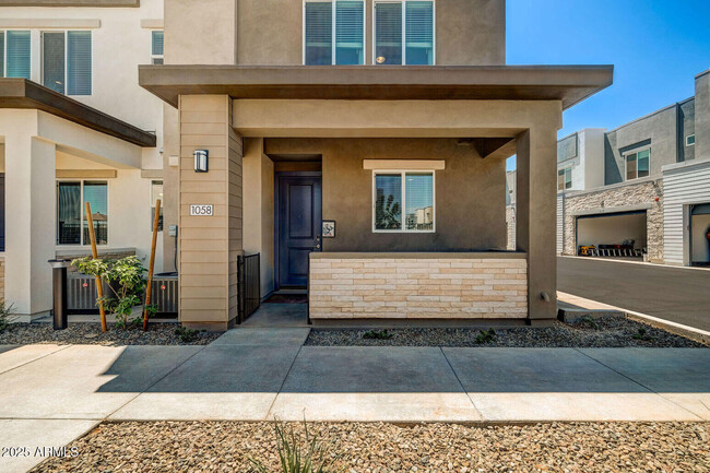 Building Photo - 16830 N 141st Ave