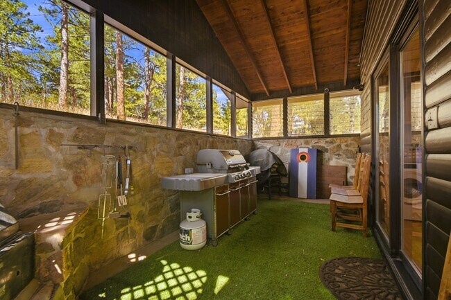 Building Photo - 499 Pine Song Trail