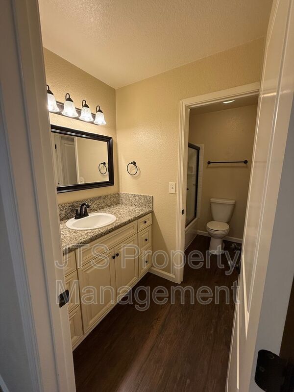 Building Photo - 5842 Alorn Ln