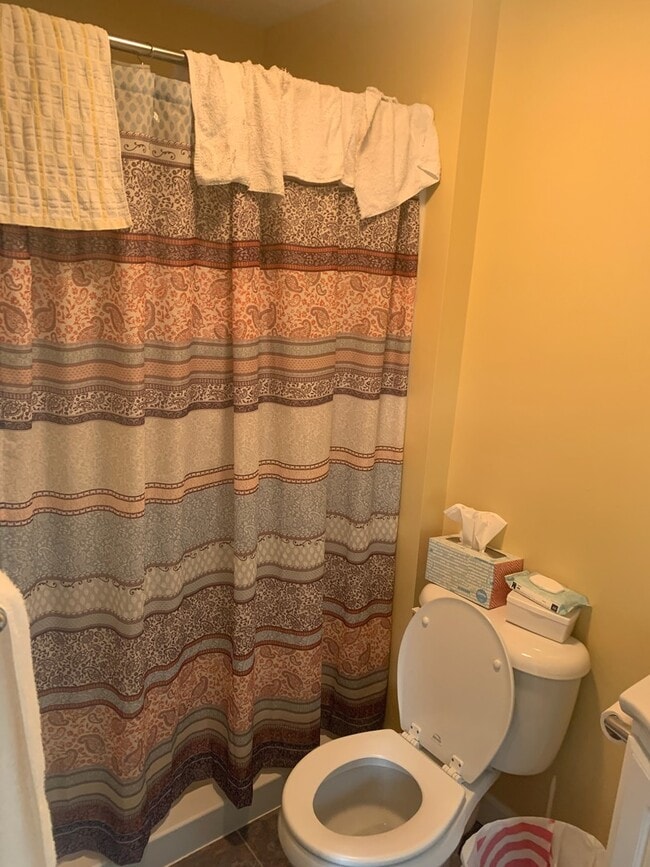 Building Photo - 5th Street