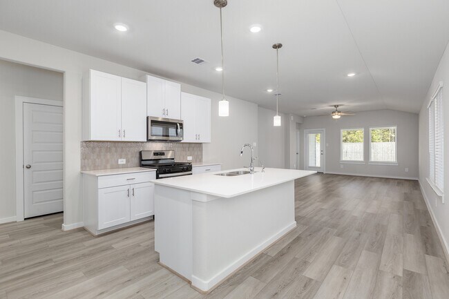 Building Photo - 16703 Sterling Clf St