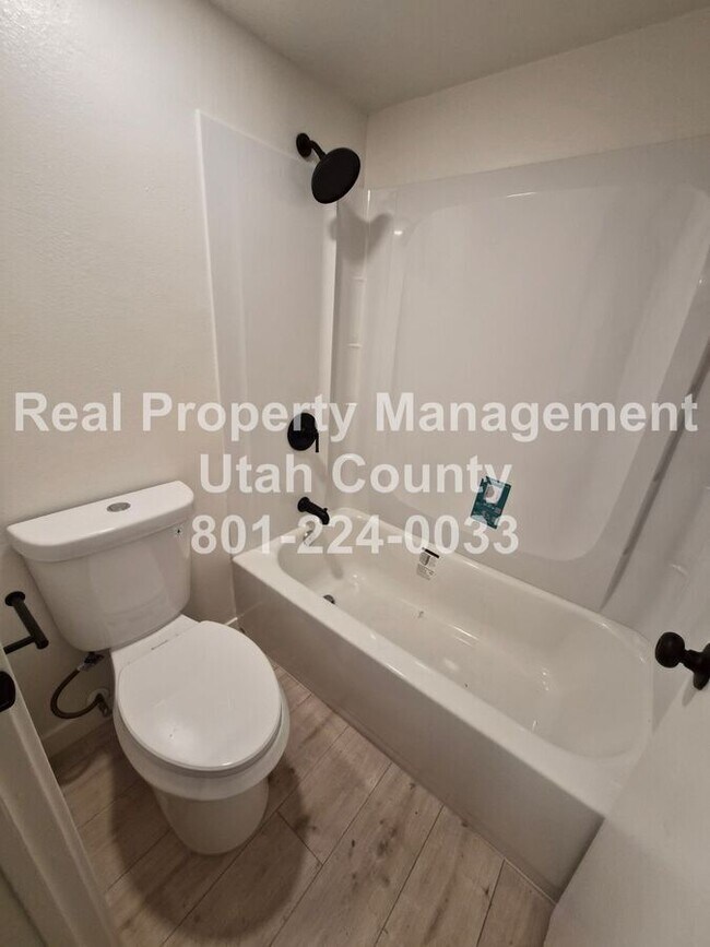 Building Photo - 1146 W 100 N