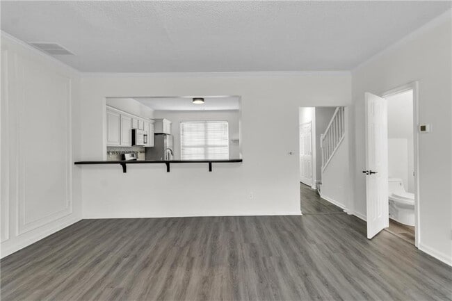 Building Photo - 9155 Nesbit Ferry Rd