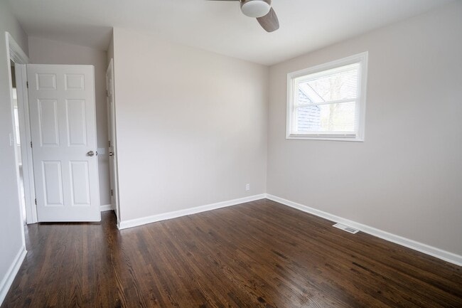 Building Photo - 3914 Creekside Dr