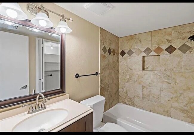 Building Photo - 6916 Elliot Ct